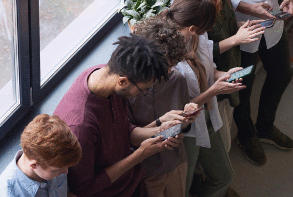 Estamos prontos para o mundo da “postagem zero” em redes sociais digitais? Luzz Design